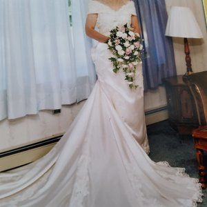 Bridal Gown- Vintage Ivory Sz. 6